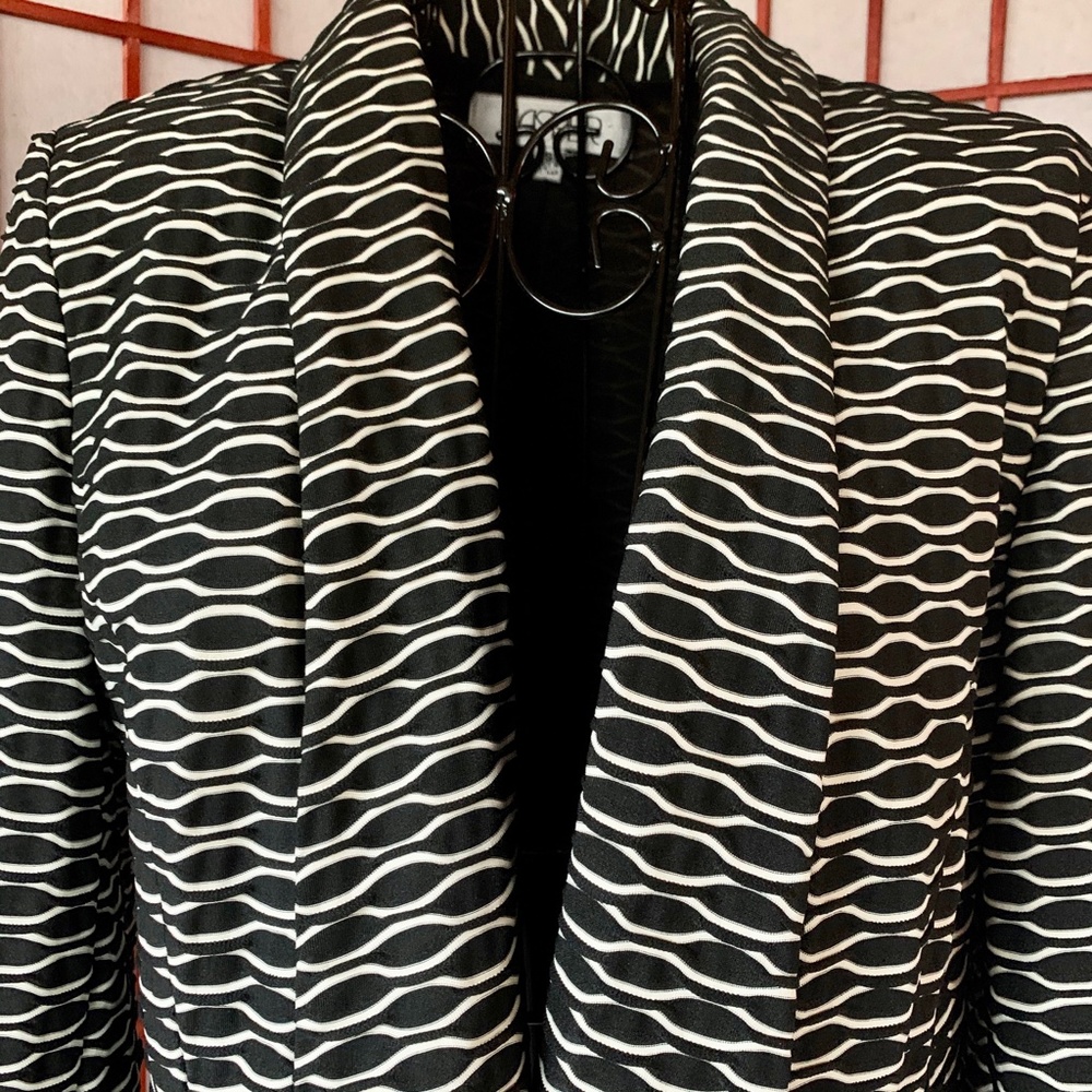 Kasper Wave Textured Black & Ivory Blazer - Picture 2 of 7